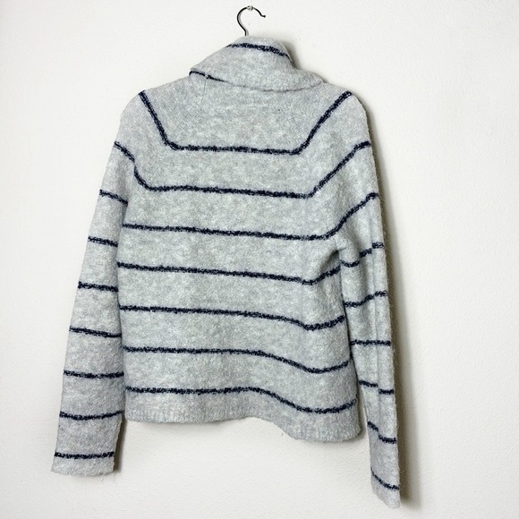Madewell Roundtrip Turtleneck Sweater in Stripe sz Large Grey Navy Blue - Picture 2 of 9